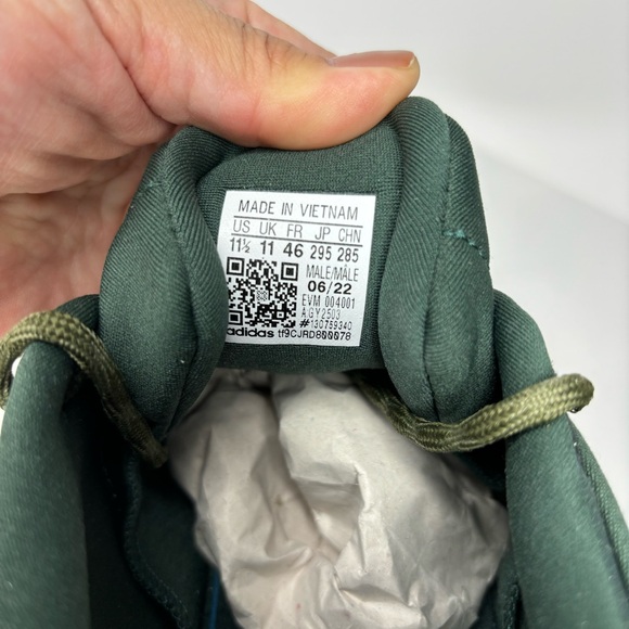 Adidas Men’s Ozelia Sneakers - Picture 6 of 6